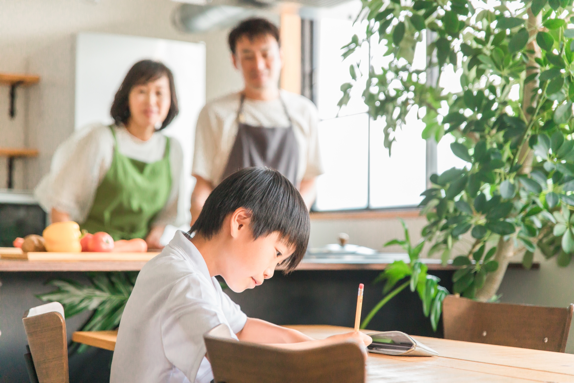 勉強するお子さま